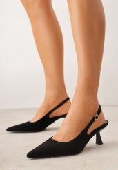 Czarne Czółenka Slingback na Kaczuszce z Imitacji Zamszu Mairiko. Czarne czółenka Renee, na lato, bez wzorów, z materiału, ze szpiczastym noskiem, bez obcasa, na obcasie, bez zapięcia. Za 109.99 zł.