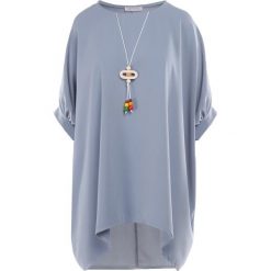 Jasnoniebieska Tunika Rhenano. Niebieskie tuniki Born2be, plus size, bez wzorów, z tkaniny, eleganckie, bez kołnierzyka, bez ramiączek. W wyprzedaży za 55.99 zł.