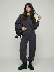 Bluza crewneck soft touch z dodatkiem wiskozy - niebieski. Niebieskie bluzy bez kaptura Sinsay, l, bez wzorów, z wiskozy, bez kaptura. Za 45.99 zł.