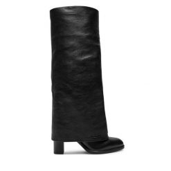Kozaki See By Chloé. Czarne kozaki See By Chloé, bez wzorów, bez obcasa, na słupku, bez zapięcia. Za 3,199.00 zł.