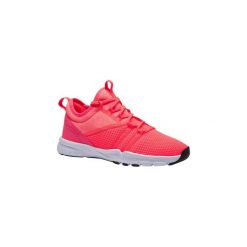 Buty fitness kardio damskie 120 różowe. Czerwone buty treningowe DOMYOS, bez wzorów, z gumy, bez zapięcia, na fitness i siłownię. Za 99.99 zł.