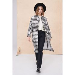 Płaszcz Damski Inverness BS Pepitka Czarny. Czarne płaszcze blue shadow, na wiosnę, m, bez wzorów, z tkaniny, bez kaptura. W wyprzedaży za 269.95 zł.