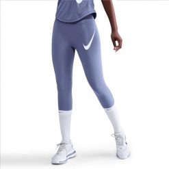 Legginsy Nike Tempo Swoosh dla kobiet 7/8. Fioletowe legginsy Nike, bez wzorów, z materiału. Za 266.85 zł.