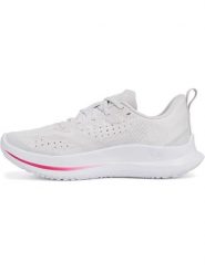 Under Armour Buty w kolorze biało-różowym do biegania rozmiar: 41. Białe buty do biegania Under Armour, bez wzorów, z materiału, bez zapięcia, do biegania. Za 268.55 zł.