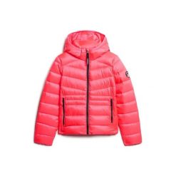 Damska kurtka z kapturem Superdry Fuji. Czerwone kurtki Superdry, na zimę, xs, z aplikacjami, z materiału, z kapturem. Za 585.90 zł.