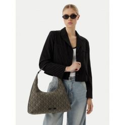 Torebka Calvin Klein. Brązowe torebki klasyczne Calvin Klein, bez wzorów, klasyczne, bez dodatków. Za 569.99 zł.