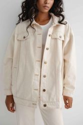 Kurtka jeansowa oversize w kolorze beżowym - BOWIE BEIGE DENIM JACKET-UNI. Brązowe kurtki Marsala, bez wzorów, z denimu, klasyczne, bez kaptura. Za 499.90 zł.