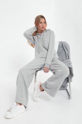 Bluza damska Angora MM. Bluzy MM, xs, bez wzorów, bez ramiączek, bez kaptura. W wyprzedaży za 689.25 zł.