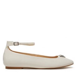 Baleriny Guess. Baleriny Guess, z aplikacjami, bez obcasa, bez zapięcia. Za 279.99 zł.