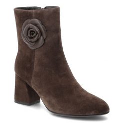 Botki damskie D&A by S.Barski na stabilnym obcasie typu słupek z ozdobną aplikacją w kształcie kwiatu brązowe, MR62-9053 Brown. Brązowe botki S.BARSKI, z aplikacjami, bez obcasa, na słupku, bez zapięcia. Za 359.00 zł.