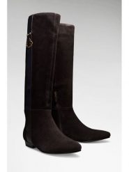 Guess Kozaki FLFA2N SUE11 Brązowy ciemny. Brązowe kozaki Guess, z aplikacjami, bez obcasa, na płaskiej podeszwie, bez zapięcia. Za 824.99 zł.