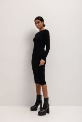 Sukienka wykonana z dzianiny z efektem SKIN PEACH w kolorze TOTALLY BLACK - SALMA-XS/S. Czarne sukienki Marsala, m, bez wzorów, z bawełny, eleganckie, bez kołnierzyka, bez ramiączek, midi, sportowe. W wyprzedaży za 173.94 zł.