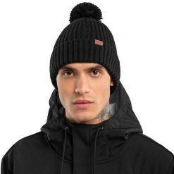 Czapka zimowa z pomponem unisex Nori. Czarne czapki zimowe SIROKO, z aplikacjami, z materiału. Za 128.00 zł.