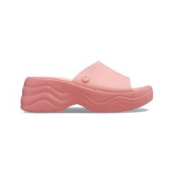 Klapki Dla Dorosłych Crocs Skyline Slide. Czerwone klapki Crocs, bez wzorów, z materiału, bez obcasa, bez zapięcia. Za 197.99 zł.