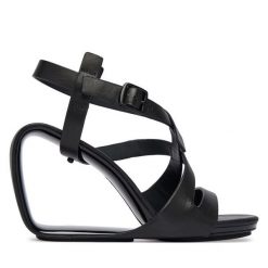 Sandały United Nude. Czarne sandały United Nude, bez wzorów, bez obcasa, na koturnie, bez zapięcia. Za 1,469.00 zł.