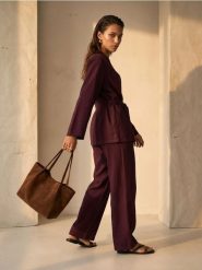 Żakiet kimono z wiskozą i domieszką lnu - fioletowy. Fioletowe marynarki i żakiety Sinsay, l, bez wzorów, z wiskozy, bez ramiączek. Za 69.99 zł.