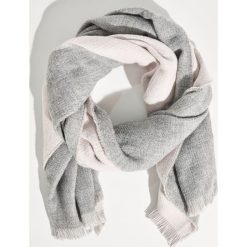 Szalik - Różowy. Czerwone szaliki i kominy Sinsay. Za 39.99 zł.