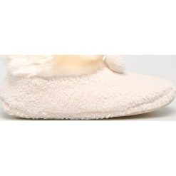 Triumph - Kapcie. Szare kapcie Triumph, z materiału. W wyprzedaży za 129.90 zł.