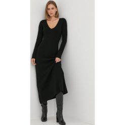 Trussardi sukienka wełniana kolor czarny maxi rozkloszowana. Czarne sukienki TRUSSARDI, s, bez wzorów, z dzianiny, bez kołnierzyka, bez ramiączek, maxi, rozkloszowane. W wyprzedaży za 619.99 zł.