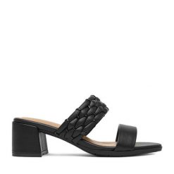 Klapki JENNY. Czarne klapki Jenny, bez wzorów, bez obcasa, bez zapięcia. Za 129.99 zł.