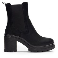 Botki Lasocki. Czarne botki Lasocki, bez wzorów, bez obcasa, na słupku, bez zapięcia. Za 188.99 zł.