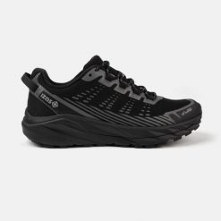 Buty wielofunkcyjne UDINE – oddychające, amortyzowane i zapewniające maksymalną. Czarne buty trekkingowe IZAS, bez wzorów, z materiału, bez zapięcia, na fitness i siłownię. Za 313.00 zł.