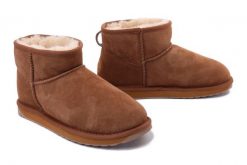 EMU AUSTRALIA W10937 STINGER MICRO chestnut, botki damskie. Brązowe botki Emu Australia, bez wzorów, ze skóry, bez obcasa, bez zapięcia. Za 535.92 zł.