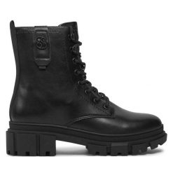 Botki s.Oliver. Czarne botki S.Oliver, bez wzorów, bez obcasa, na płaskiej podeszwie, bez zapięcia. Za 299.99 zł.