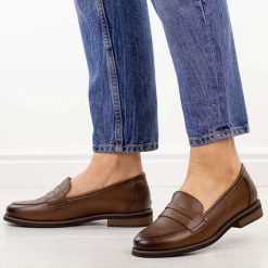 Brązowe lekkie mokasyny damskie Potocki 19380. Brązowe mokasyny POTOCKI, bez wzorów, z jeansu, z okrągłym noskiem. Za 189.00 zł.