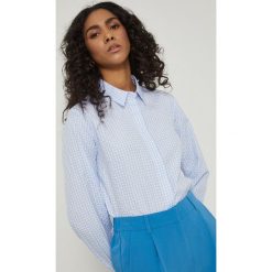 Medicine koszula damska regular z kołnierzykiem klasycznym. Niebieskie koszule MEDICINE, l, bez wzorów, z tkaniny, klasyczne, bez kołnierzyka, bez ramiączek. Za 119.90 zł.