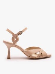 Beżowe sandały na obcasie. Brązowe sandały Ryłko, bez wzorów, z gumy, z okrągłym noskiem, bez obcasa, na obcasie, bez zapięcia. Za 429.99 zł.