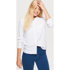 Gładka koszula - Biały. Koszule marki Cropp. W wyprzedaży za 29.99 zł.