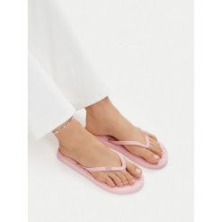 Japonki Roxy. Czerwone japonki Roxy, bez wzorów. Za 69.99 zł.