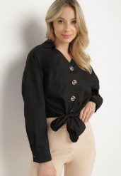 Czarna Bawełniana Koszula o Krótkim Kroju z Wiązaniem i Ozdobnymi Guzikami Lililva. Czarne koszule Born2be, m, bez wzorów, z bawełny, eleganckie, bez kołnierzyka, bez ramiączek. Za 109.99 zł.