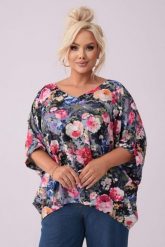 Kimonowa bluzka GABA w wielokolorowy print kwiatów PLUS SIZE XXL LATO. Bluzki Moda Size Plus Iwanek, plus size, bez wzorów, z elastanu, eleganckie, z asymetrycznym kołnierzem, plus size, bez ramiączek. W wyprzedaży za 119.90 zł.
