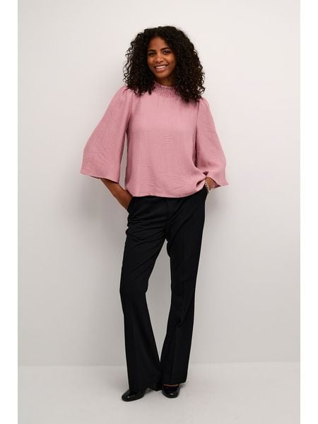 Kaffe Bluzka w kolorze jasnoróżowym rozmiar: 34. Różowe bluzki Kaffe, bez wzorów, bez kołnierzyka, bez ramiączek. Za 87.40 zł.