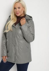 Zielona Pikowana Kurtka z Kapturem Nevisia. Zielone kurtki Born2be, xl, bez wzorów, z jeansu, eleganckie, z kapturem. W wyprzedaży za 223.99 zł.