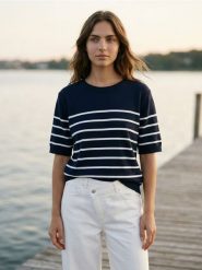 Sweter z krótkim rękawem w paski - granatowy. Niebieskie swetry Sinsay, l, bez wzorów, bez ramiączek. Za 29.99 zł.