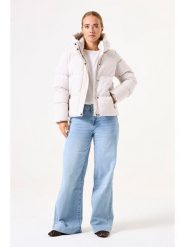 Garcia Kurtka zimowa w kolorze białym rozmiar: S. Białe kurtki Garcia, na zimę, s, bez wzorów, z puchu, bez kaptura. Za 304.99 zł.