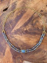 Taboo Pozłacany naszyjnik z labradorytami - dł. 40 cm rozmiar: onesize. Niebieskie naszyjniki Taboo, z materiału, z labradorytem, pozłacane. Za 200.95 zł.