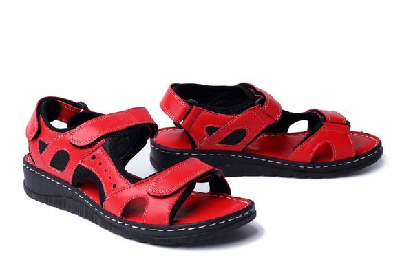 ARTIKER RELAKS 52C0295 czerwony, sandały damskie. Czerwone sandały Artiker Relaks, bez wzorów, ze skóry, bez obcasa, bez zapięcia. Za 209.90 zł.