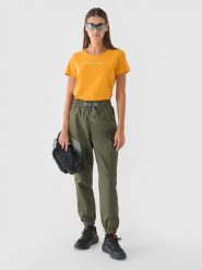 4F Spodnie casual damskie - oliwkowe/khaki XS. Brązowe spodnie materiałowe 4f, bez wzorów, z bawełny, casualowe. W wyprzedaży za 79.99 zł.