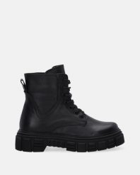 CZARNE WORKERY ZE SKÓRY NATURALNEJ 01219604 BLACK. Czarne botki Venezia, bez wzorów, ze skóry, bez obcasa, bez zapięcia. Za 379.00 zł.