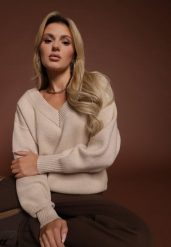 Beżowy Sweter z Kaszmirem i Trójkątnym Dekoltem Plenne. Brązowe swetry Renee, bez wzorów, z kaszmiru, casualowe, bez ramiączek. Za 139.99 zł.