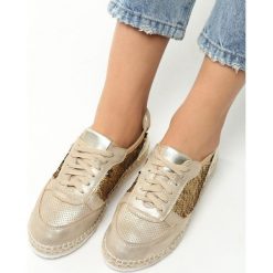Złote Espadryle Teres. Espadryle marki Born2be. Za 49.99 zł.