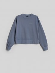 4F Bluza dresowa regular bez kaptura damska - denim XS. Niebieskie bluzy 4f, uniwersalny, bez wzorów, z denimu, klasyczne, bez ramiączek, bez kaptura. Za 149.99 zł.