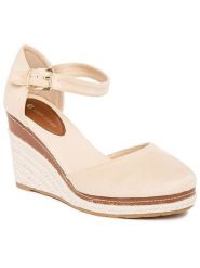 Foreverfolie Sandały w kolorze beżowym na koturnie rozmiar: 39. Brązowe sandały Foreverfolie, bez wzorów, bez obcasa, na koturnie, bez zapięcia. Za 113.99 zł.