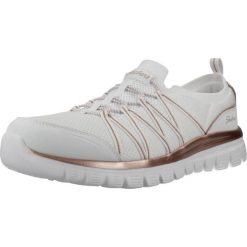 Buty SKECHERS GRACEFUL PURECRUSH Biały. Białe buty trekkingowe Skechers, z syntetyku, bez zapięcia. Za 304.99 zł.