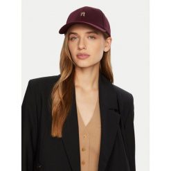 Czapka z daszkiem Tommy Hilfiger. Czerwone czapki z daszkiem Tommy Hilfiger, bez wzorów. Za 239.99 zł.