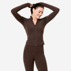 Bluza na zamek damska Domyos fitness. Brązowe bluzy DOMYOS, xl, bez wzorów, z elastanu, bez kaptura, na fitness i siłownię. Za 159.99 zł.